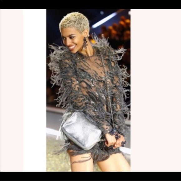 Victoria's Secret Silver Metallic Crossbody Bag Chain Fringe Tassel New - Picture 3 of 5